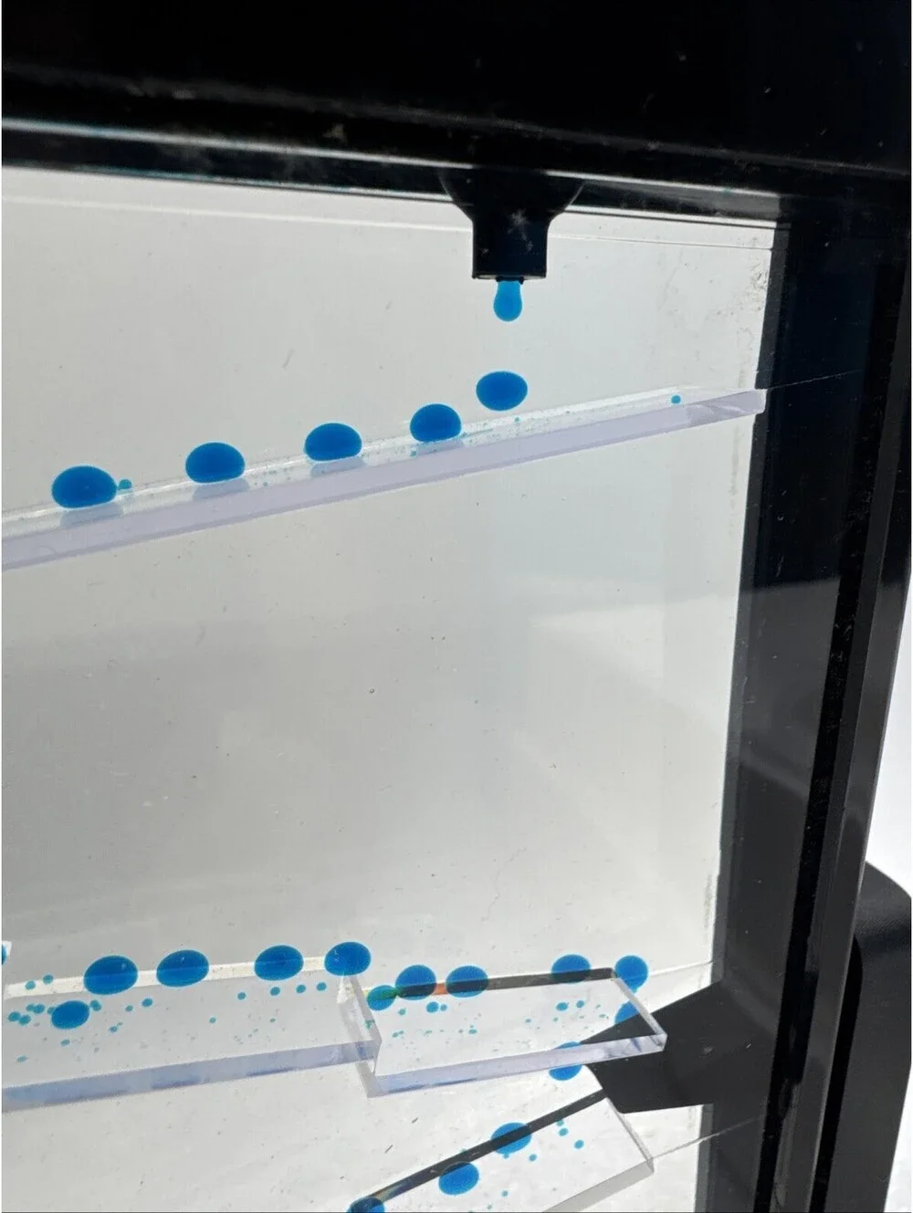 Italian Liquid Motion Zig Zag Blue Bubbler Cascade Idroclessidra Sensory Water